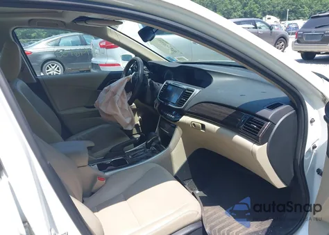 2016 Honda Accord Ex-L V-6 z USA, uszkodzony, nr VIN 1HGCR3F02GA014189